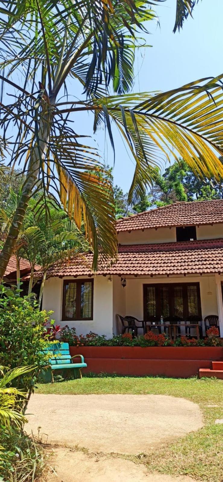 Emerald Castle Villa Madikeri Luaran gambar